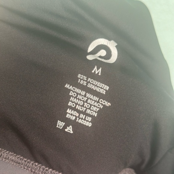 Peloton sports bra size M - Picture 6 of 7